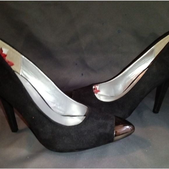 Delights 9.5 cone heel, black felt pointed heels w silver tip - Picture 2 of 11